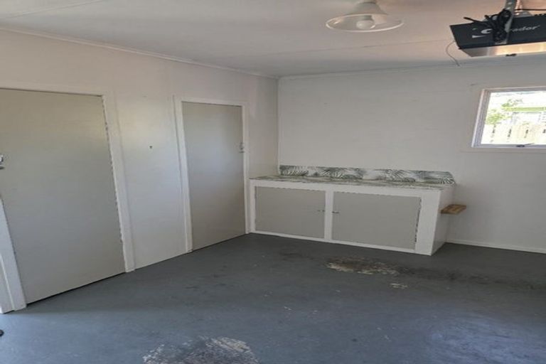 Photo of property in 1/42 Belt Road, Moturoa, New Plymouth, 4310
