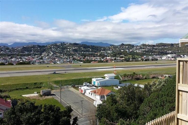 Photo of property in 2/27 Tirangi Road, Rongotai, Wellington, 6022