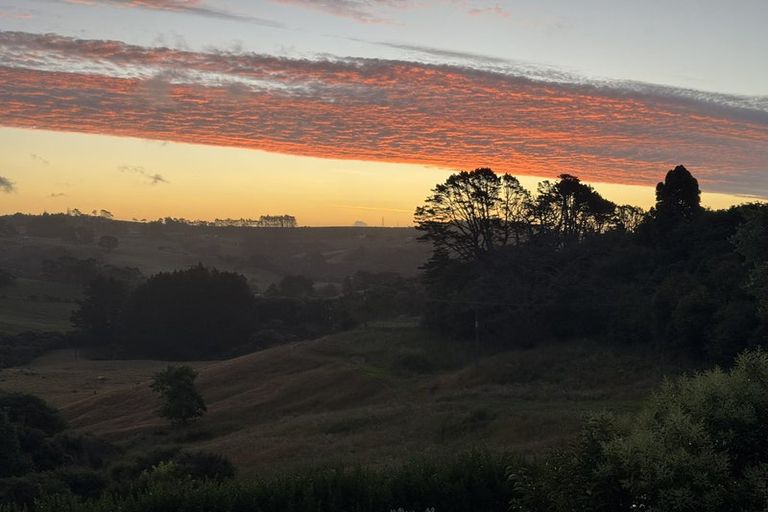 Photo of property in 592 Kanohi Road, Kaukapakapa, 0873