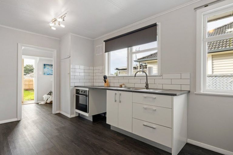 Photo of property in 2 Yeats Crescent, Fairfield, Hamilton, 3214