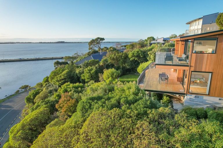 Photo of property in 19 Balmoral Lane, Redcliffs, Christchurch, 8081