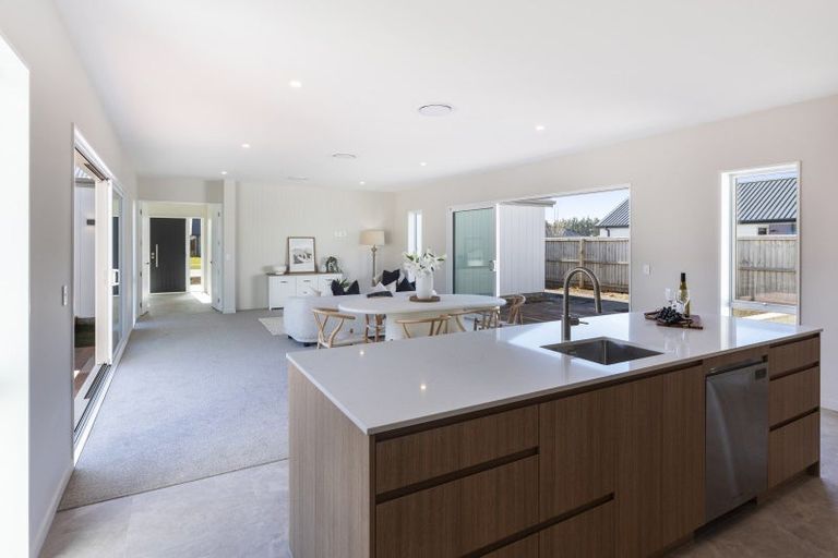Photo of property in 143 Silver Peaks Drive, West Melton, 7618