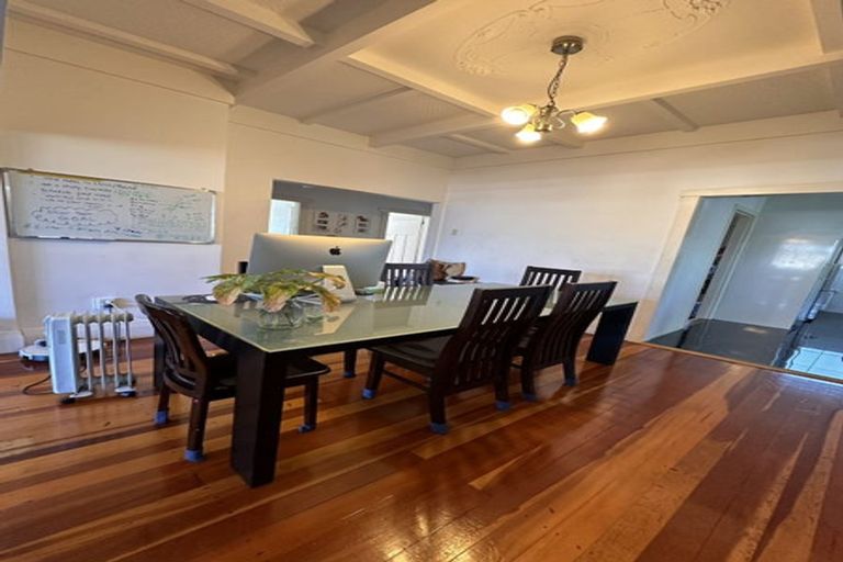 Photo of property in 75 Woodward Road, Mount Albert, Auckland, 1025