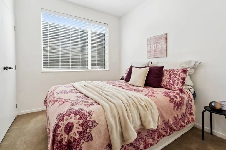 Photo of property in 4 Swamp Kauri Grove, Papakura, 2110