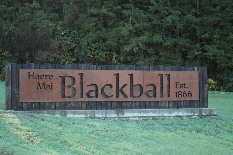 Photo of property in 9 Clifford Street, Blackball, 7804