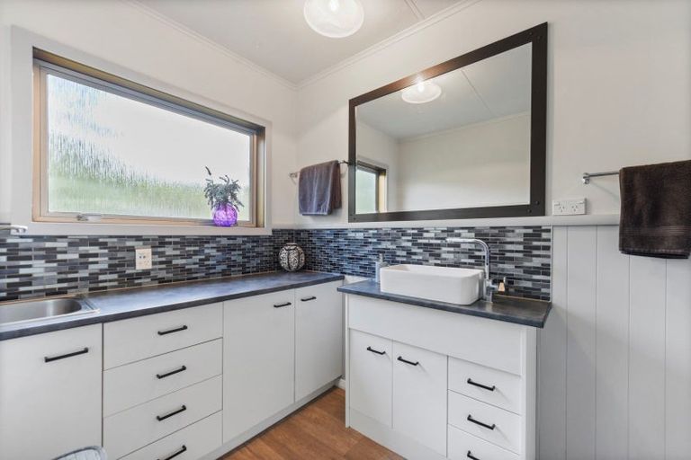 Photo of property in 50b Milton Terrace, Picton, 7220