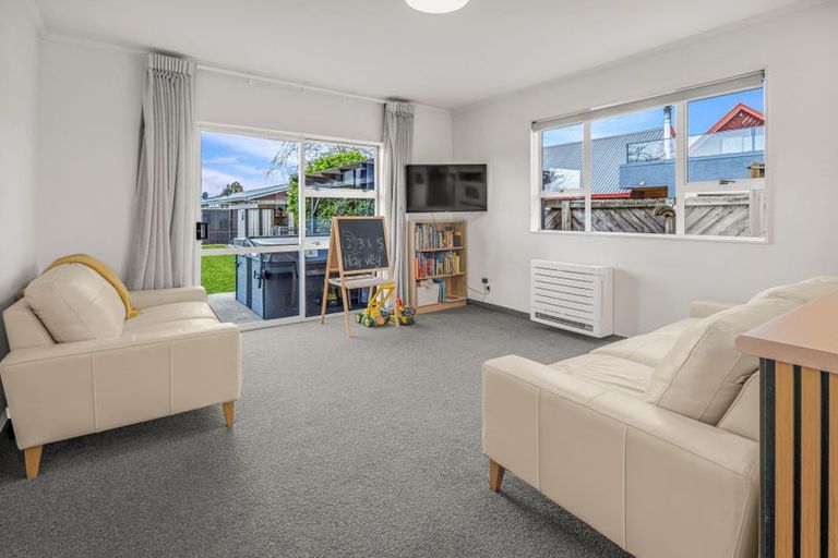 Photo of property in 12 Logan Place, Blenheim, 7201