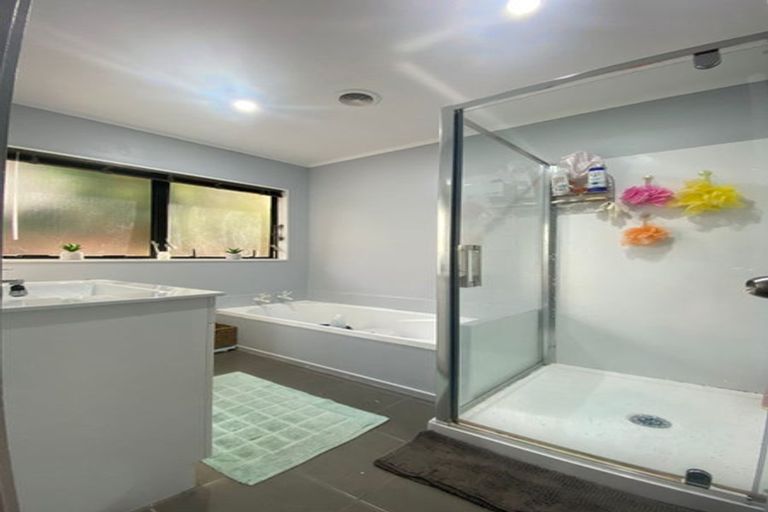 Photo of property in 1/117 Clevedon Road, Papakura, 2110