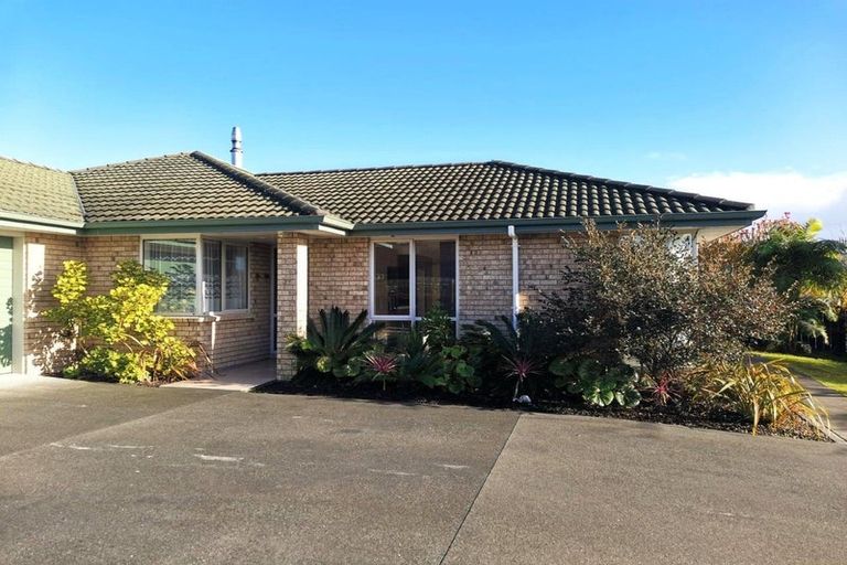 Photo of property in 4 Wai Place, One Tree Point, 0118