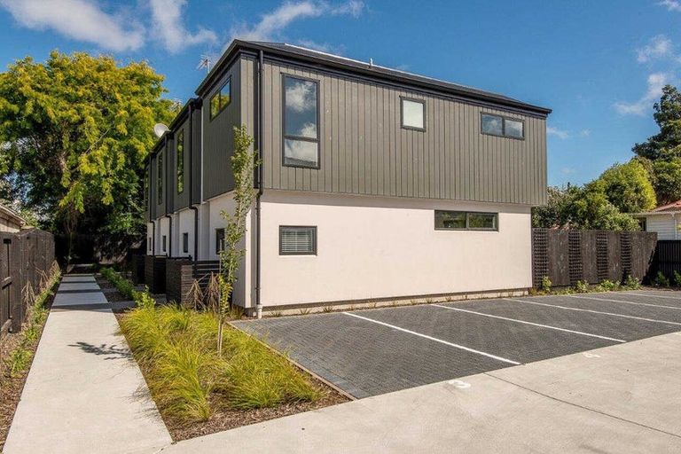 Photo of property in 6/19 Brockworth Place, Riccarton, Christchurch, 8011