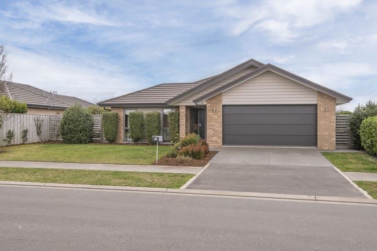 Photo of property in 17 Rossall Crescent, Rolleston, 7615