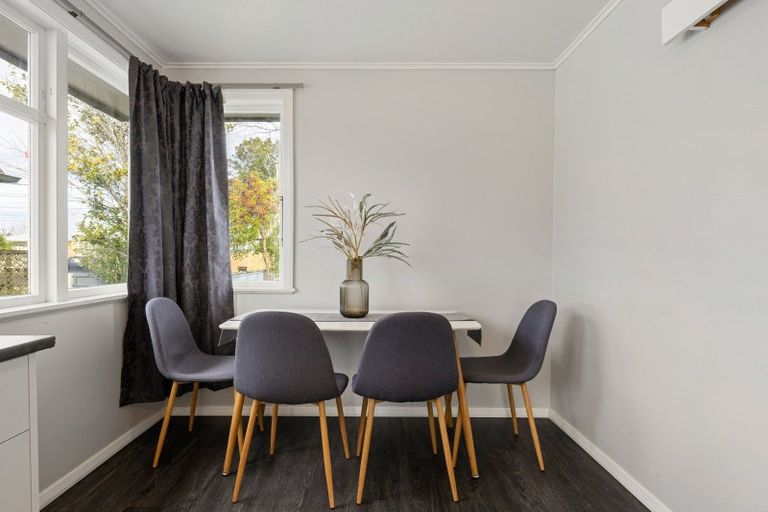 Photo of property in 2 Yeats Crescent, Fairfield, Hamilton, 3214