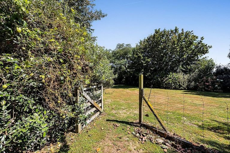 Photo of property in 524 Tikorangi Road, Tikorangi, Waitara, 4383