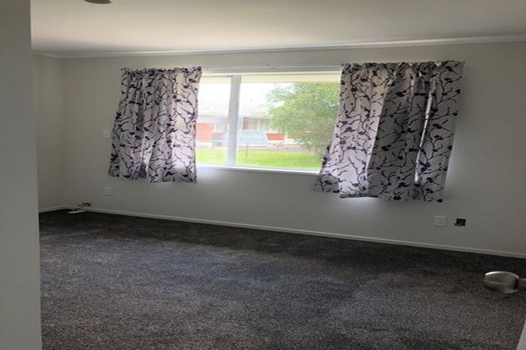 Photo of property in 2/13 Huia Road, Papatoetoe, Auckland, 2025