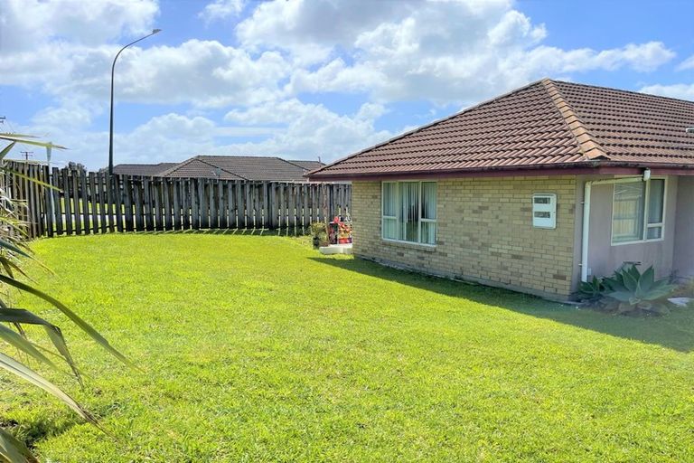 Photo of property in 1 Legacy Drive, Henderson, Auckland, 0612