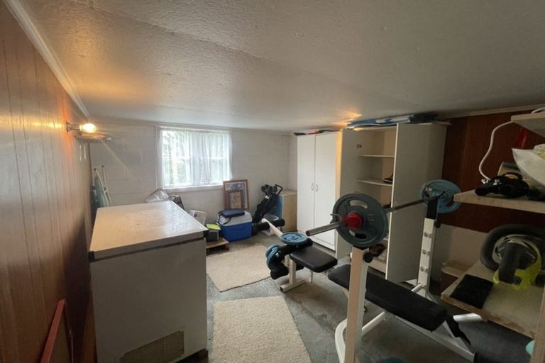 Photo of property in 88 Target Road, Totara Vale, Auckland, 0629