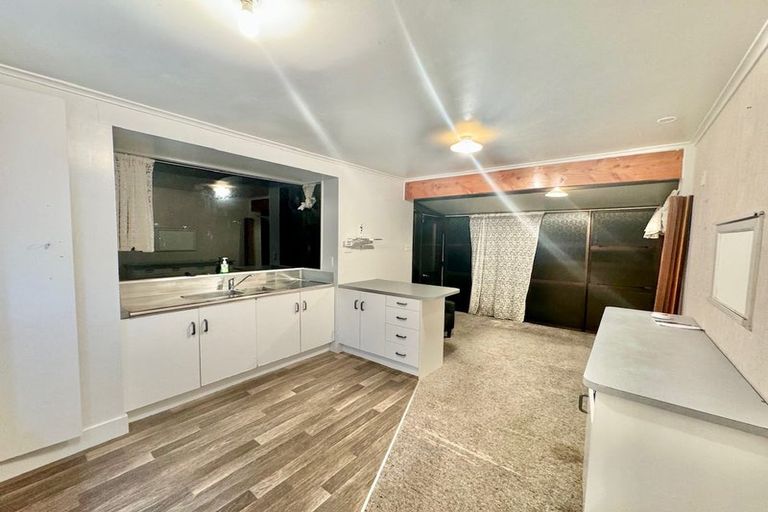 Photo of property in 45 Woodford Avenue, Henderson, Auckland, 0610