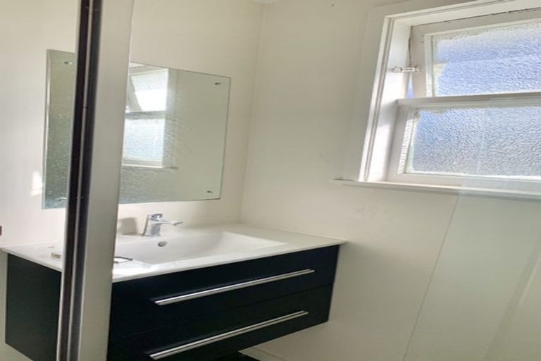 Photo of property in 10 Primrose Street, Northcote, Christchurch, 8052