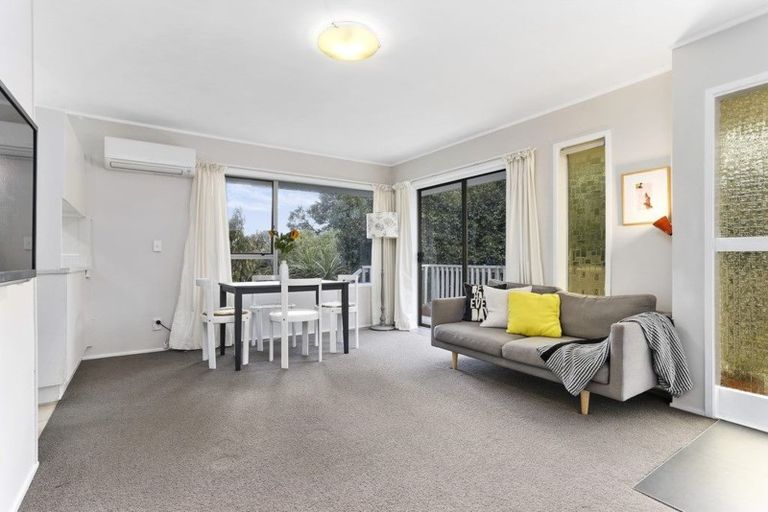 Photo of property in 2/31 Auld Street, Torbay, Auckland, 0630