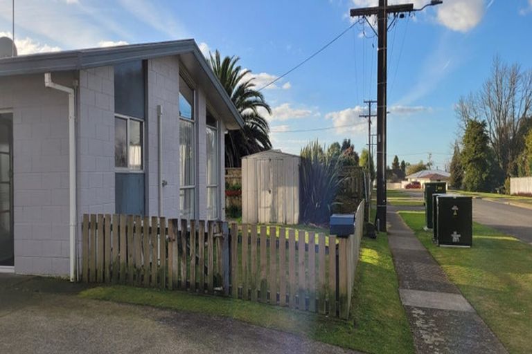 Photo of property in 24 Maire Street, Inglewood, 4330