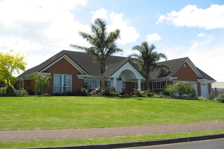 Photo of property in 53 Sunny Crescent, Huapai, Kumeu, 0810