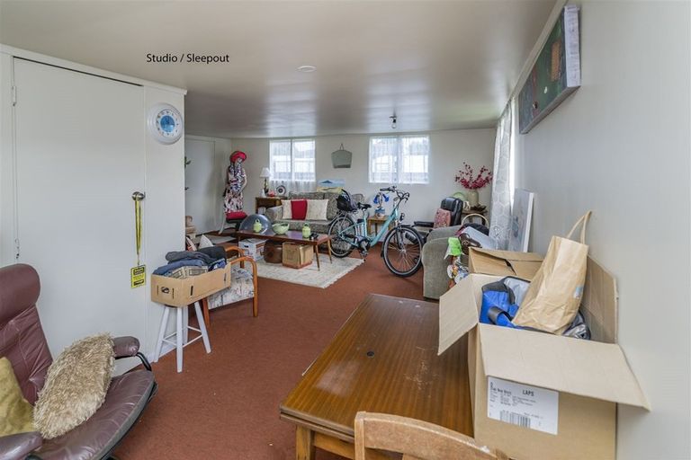 Photo of property in 6 Renata Road, Otaki, 5512