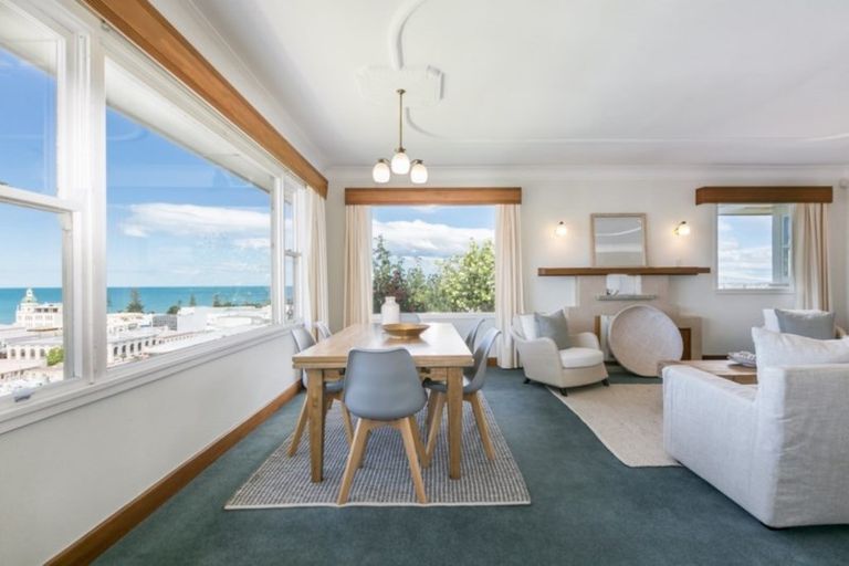 Photo of property in 5 Madeira Road, Bluff Hill, Napier, 4110