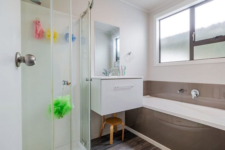 Photo of property in 24 Drake Street, Awapuni, Palmerston North, 4412