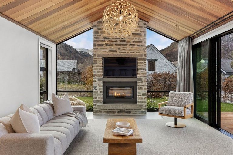 Photo of property in 9c Caernarvon Street, Arrowtown, 9302