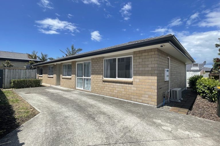 Photo of property in 72 Prince Regent Drive, Half Moon Bay, Auckland, 2012