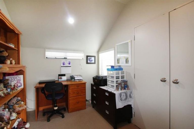 Photo of property in 10 Dawood Place, The Gardens, Auckland, 2105