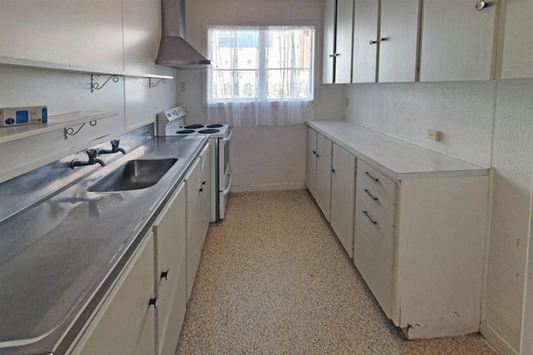 Photo of property in 76b Eliot Street, New Plymouth, 4310