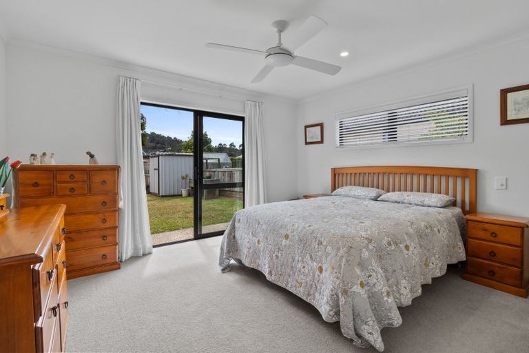 Photo of property in 18 Applemoors Way, Riverhead, 0820