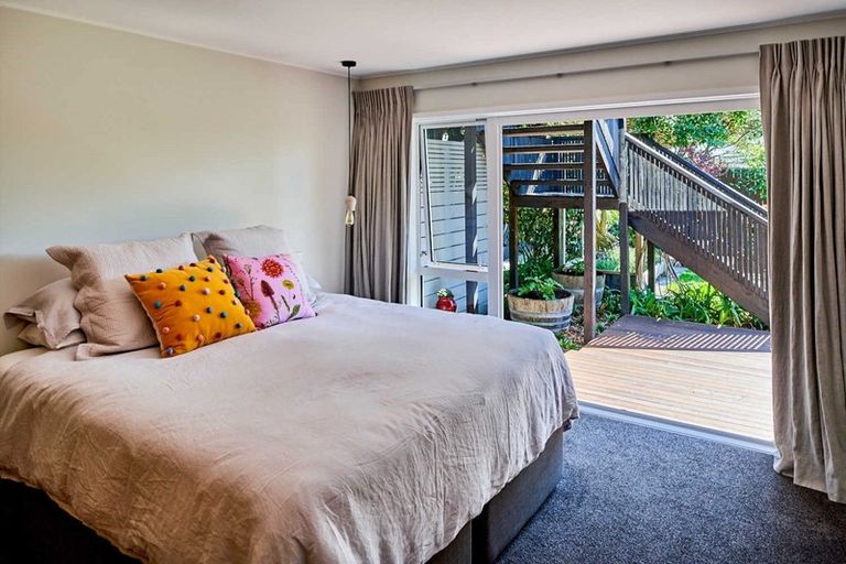 Photo of property in 21 Mahoe Street, Eastbourne, Lower Hutt, 5013