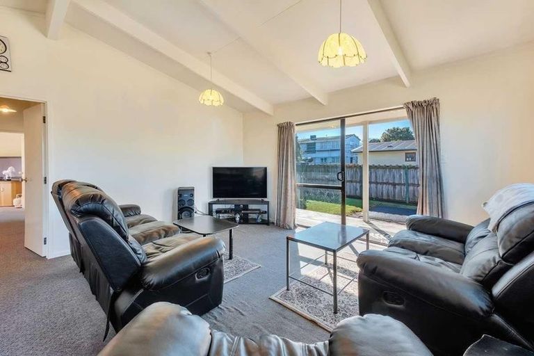 Photo of property in 1/14 Kelvin Road, Papakura, 2110