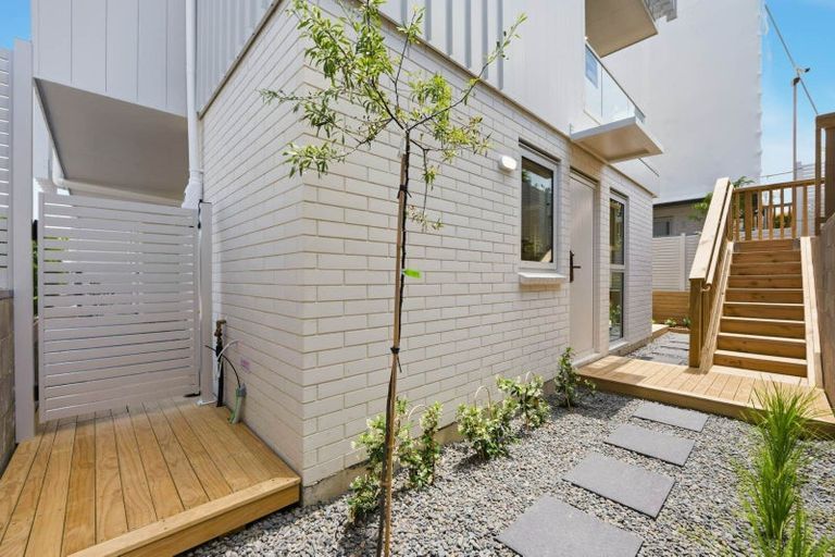 Photo of property in 1/186 Forrest Hill Road, Forrest Hill, Auckland, 0620