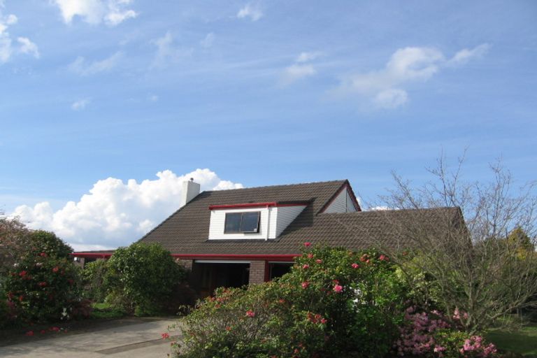 Photo of property in 6 Bradley Place, Lynmore, Rotorua, 3010