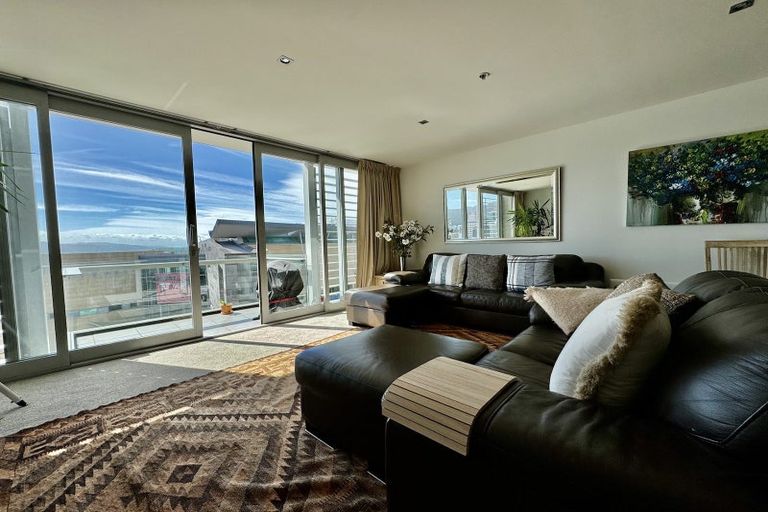 Photo of property in Portal Apartments, 8e/42 Cable Street, Te Aro, Wellington, 6011