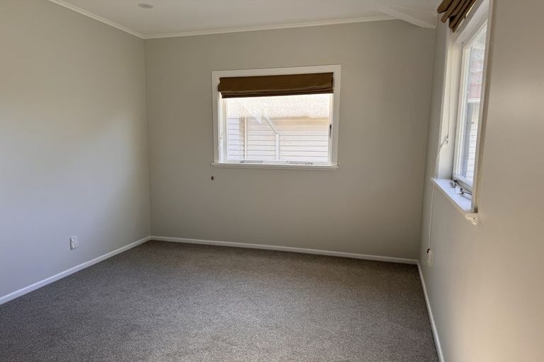 Photo of property in 26 Ngaio Road, Kelburn, Wellington, 6012