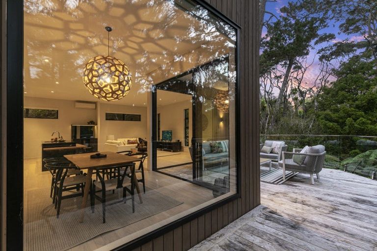 Photo of property in 21b Churchouse Road, Greenhithe, Auckland, 0632