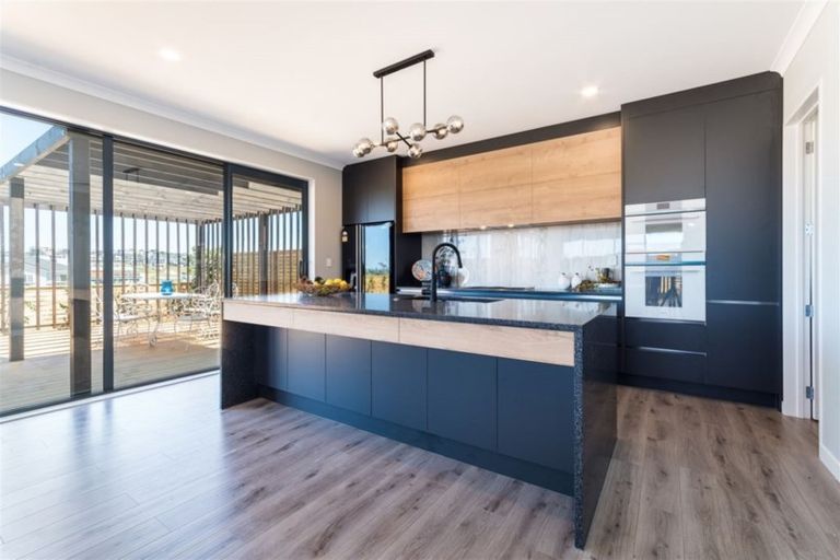 Photo of property in 15 Tawatawa Street, Long Bay, Auckland, 0630