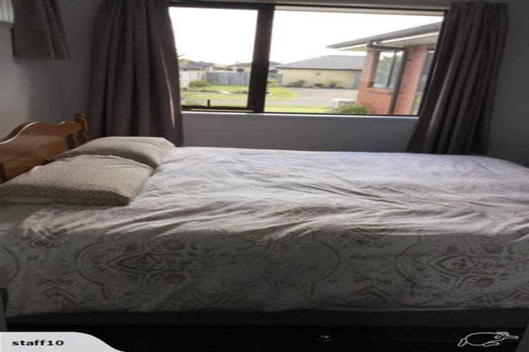 Photo of property in 12 O'farrell Drive, One Tree Point, 0118