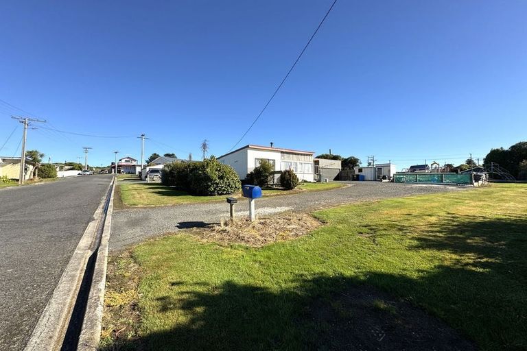 Photo of property in 8 Kowhai Street, Kaka Point, Balclutha, 9271