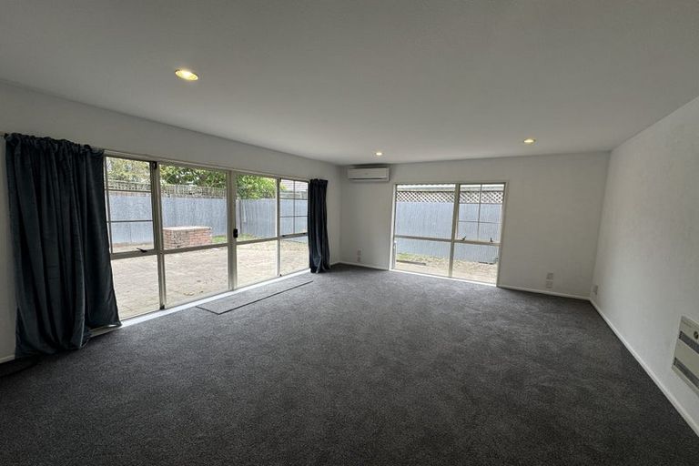 Photo of property in 2/209 Withells Road, Avonhead, Christchurch, 8042