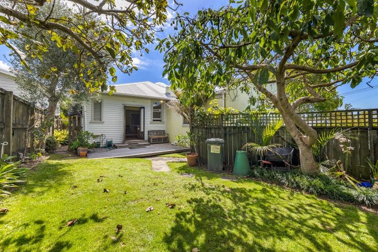 Photo of property in 64 Warnock Street, Westmere, Auckland, 1022