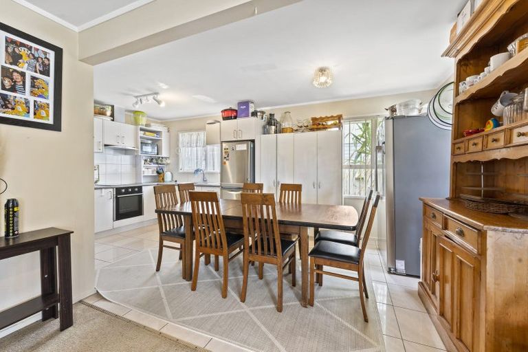 Photo of property in 11 Steven Street, Mangere East, Auckland, 2024