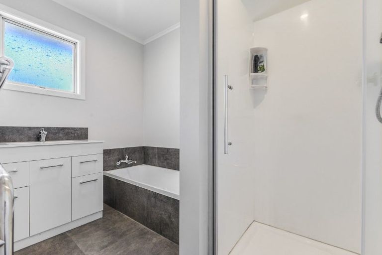 Photo of property in 32 Northolt Road, Fairview Downs, Hamilton, 3214