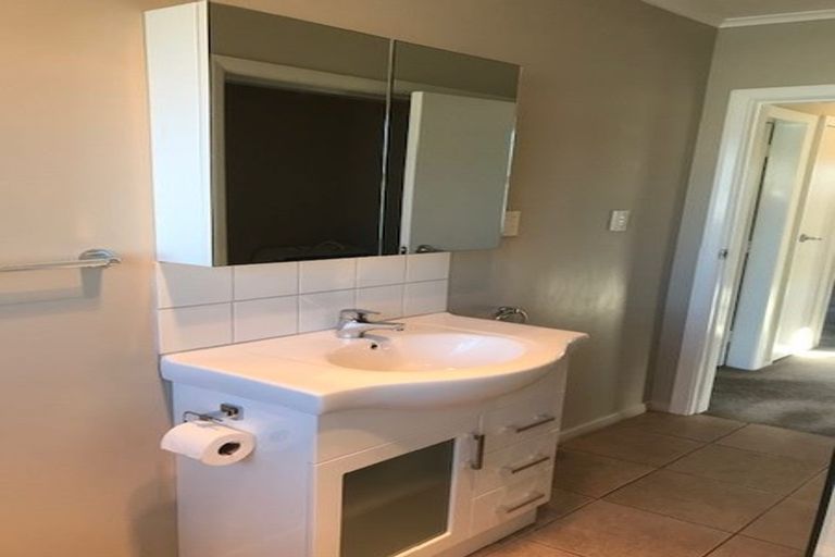 Photo of property in 42a Ebdentown Street, Ebdentown, Upper Hutt, 5018