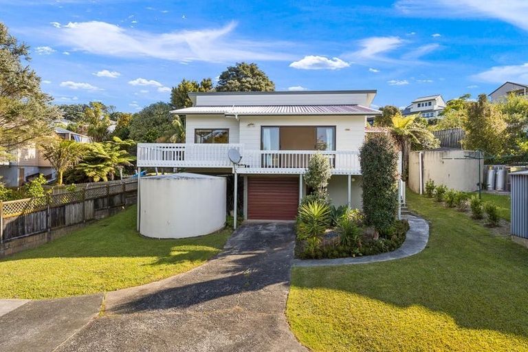 Photo of property in 11b Dobell Road, Stanmore Bay, Whangaparaoa, 0932