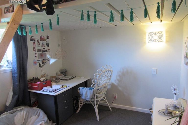 Photo of property in 62 Kelburn Parade, Kelburn, Wellington, 6012